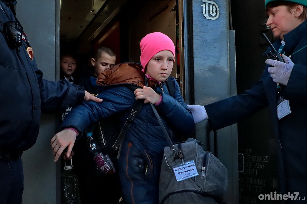 Ленинградская область встречает детей из подшефного Енакиево, приехавших на отдых в 47-ой регион