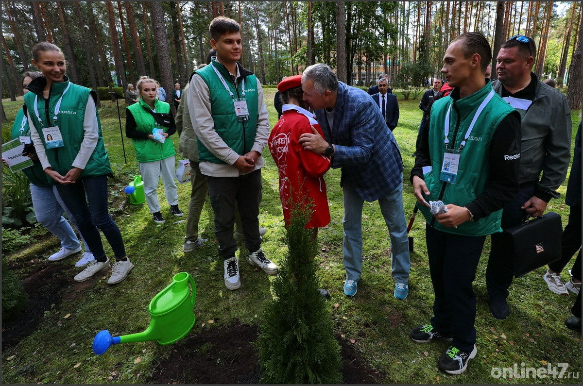 Луга. «День регионов» на молодежном форуме «Ладога»